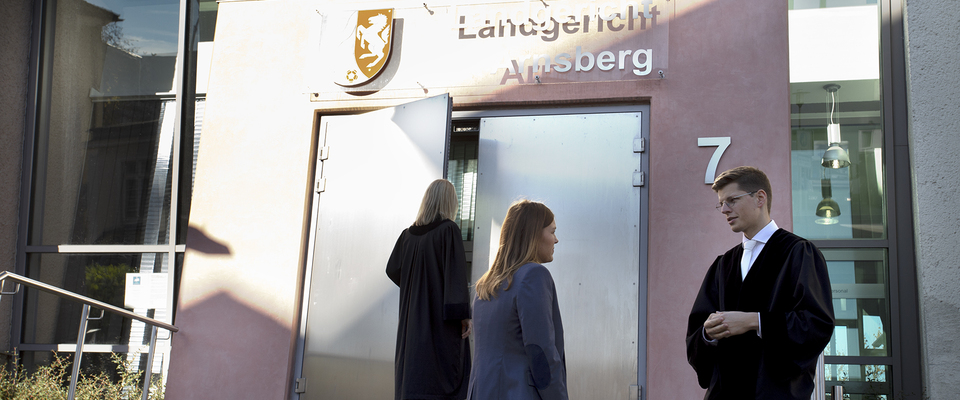 Haupteingang direkt