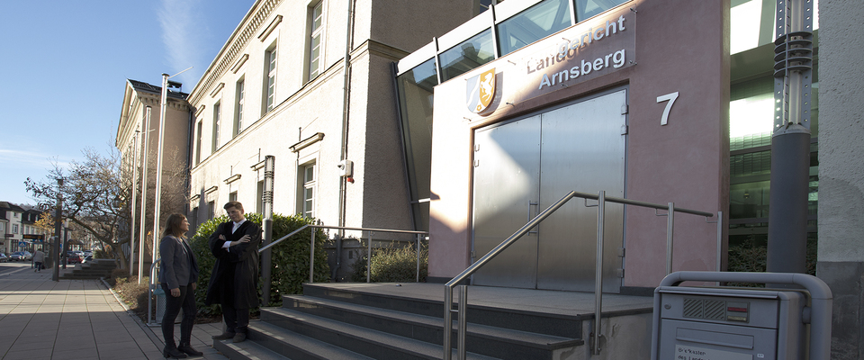 Haupteingang seitlich